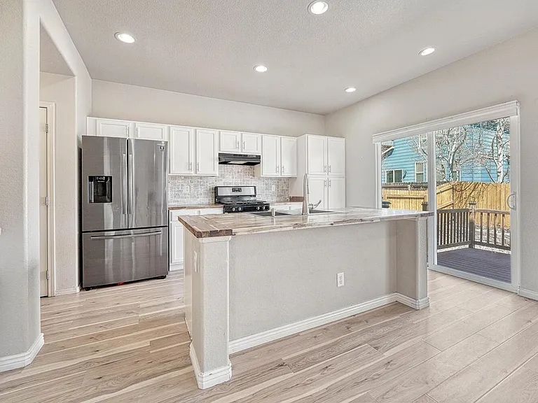 6442 Silverwind Cir — Photo 5