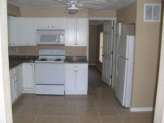 4th image of 106 Hollywood Dr