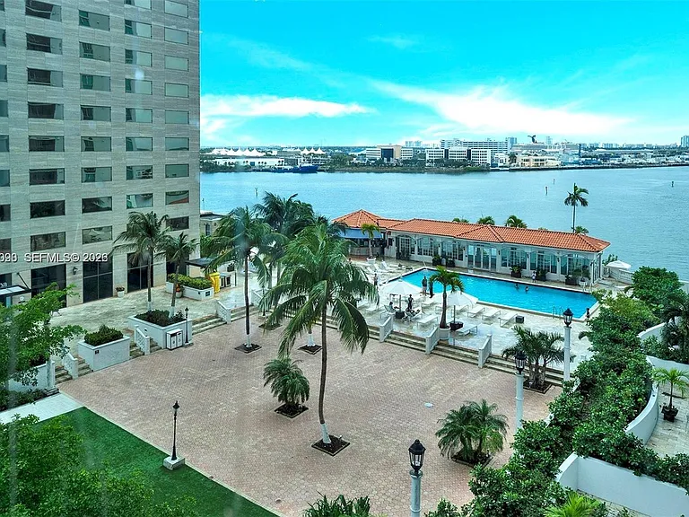 325 Biscayne Blvd #4316 — Photo 34