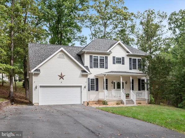 200 Dogwood Dr, Cross Junction, VA 22625