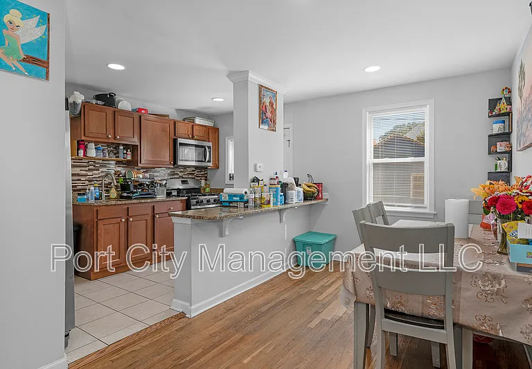 944 Dalton Ave — Photo 7
