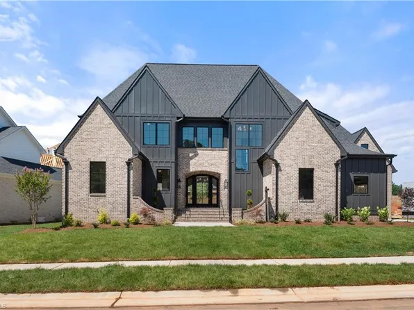 1205 Maple Chase Ln, Winston Salem, NC 27106