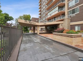 2150 Center Ave APT 19F, Fort Lee, NJ 07024