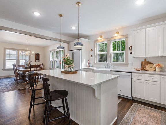 4th image of 3228 Lindahl Rd