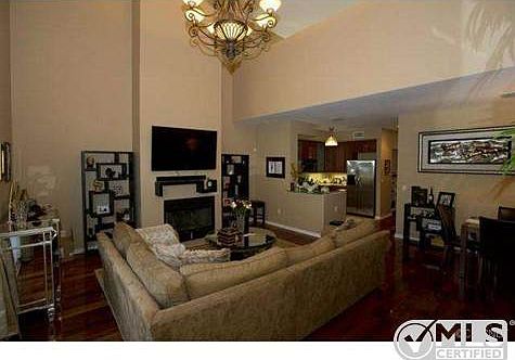 4th image of 4705 Whitsett Ave APT 204