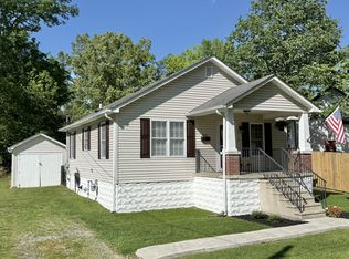 413 W 5th St, Dickson, TN 37055