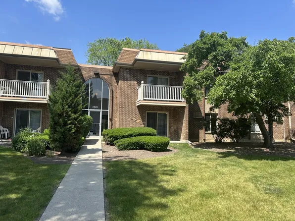 2426 N Kennicott Dr APT 1D, Arlington Heights, IL 60004
