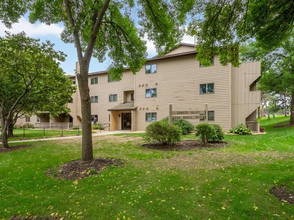925 Bahls Dr APT 307, Hastings, MN 55033