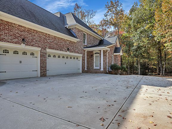 3rd image of 112 Watkins Glen Dr