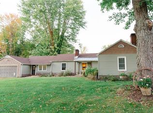 2255 Tallmadge Rd, Ravenna, OH 44266