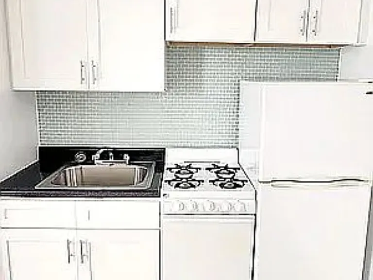 300 W 106th St #74 — Photo 5