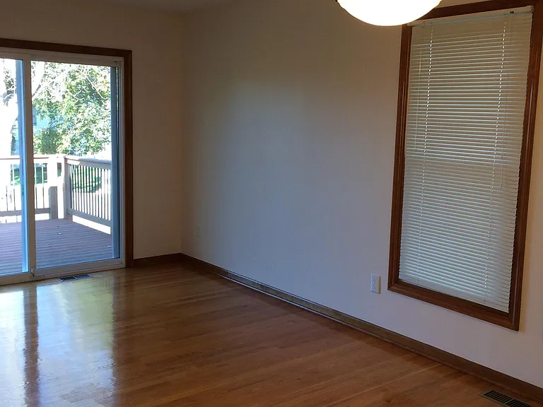 1200 NE Franklin Dr — Photo 8