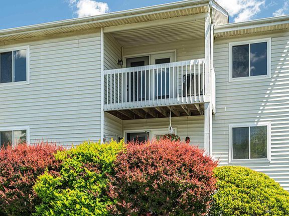 2nd image of 10148 Carnation Ct APT 10