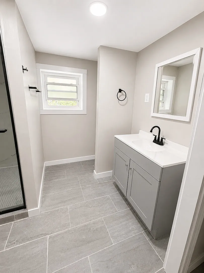 2 bed, 800 sqft, $1,695 — Photo 3