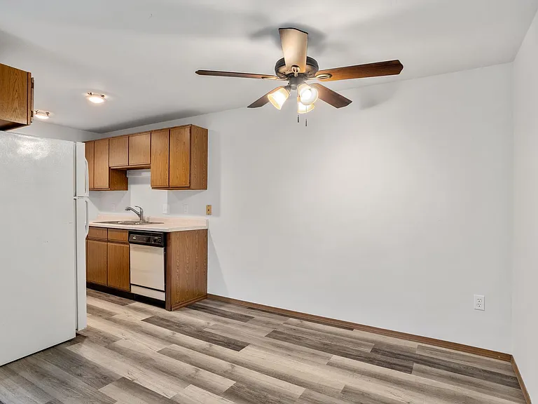 234 Berger St — Photo 16