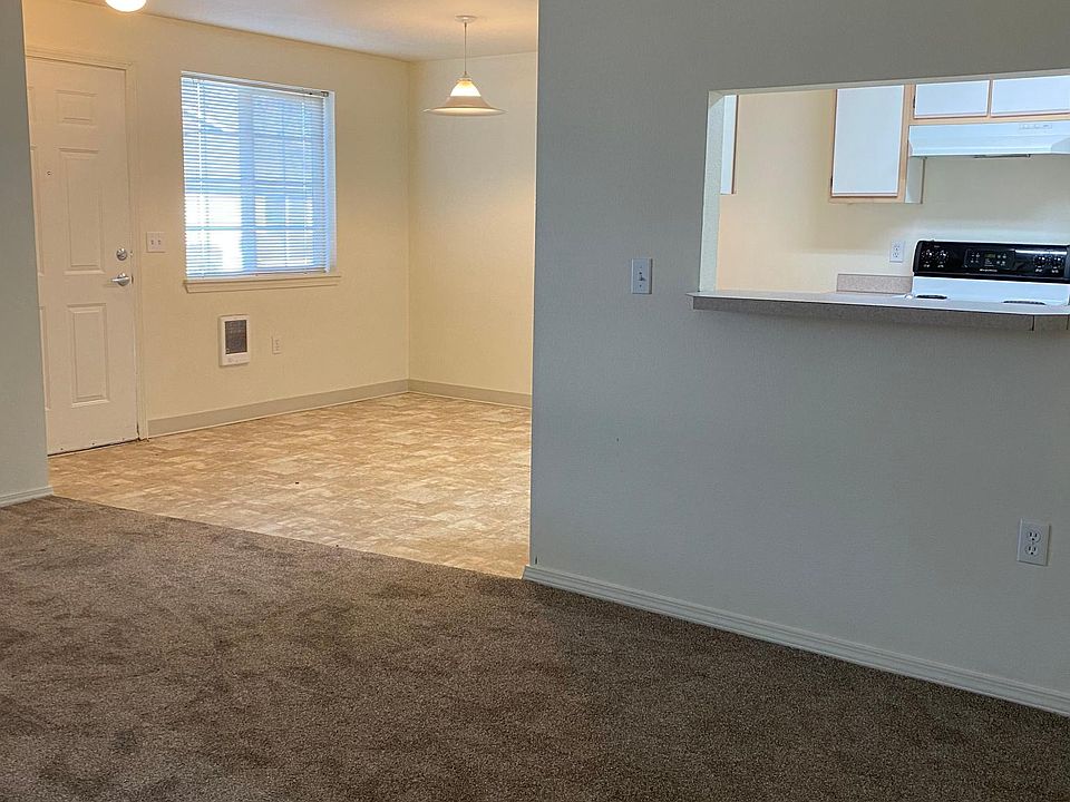 2nd image of 3695 D St NE