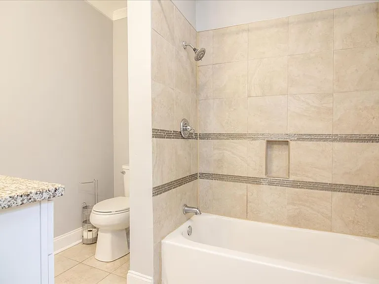 1755 Lyle Ave — Photo 13