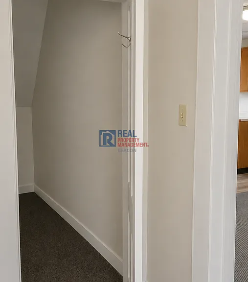 14B Elm St W — Photo 17