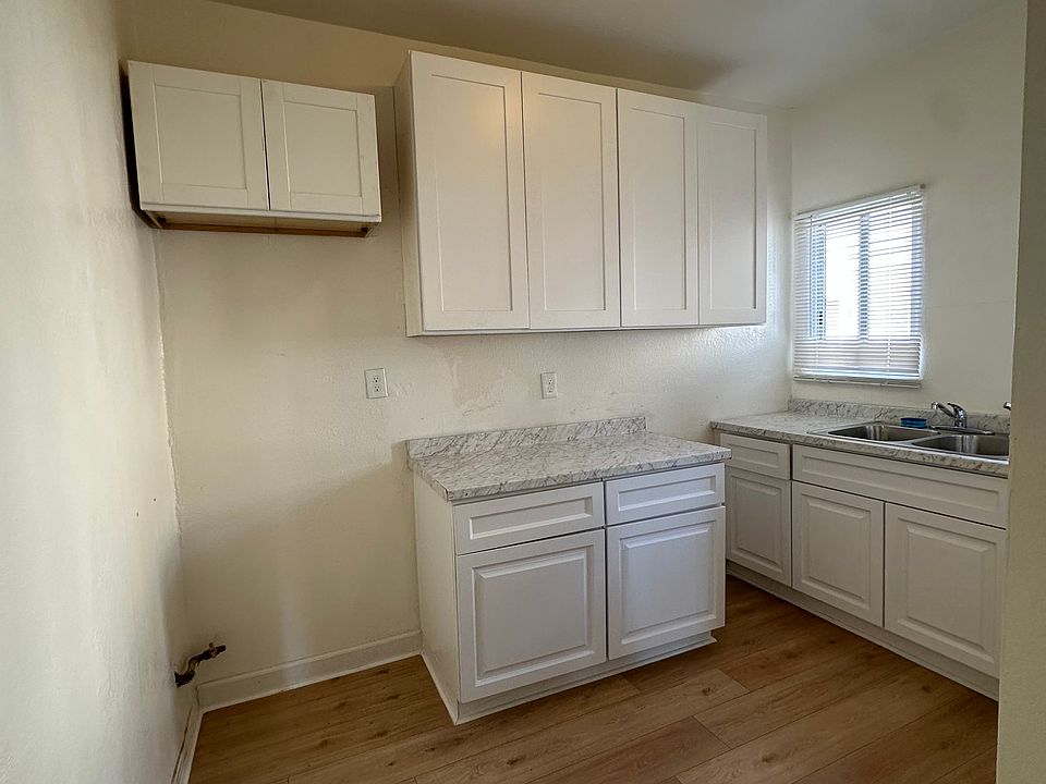 1st image of 1123 W 85th St #B