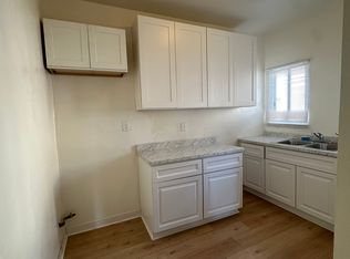 1123 W 85th St #B, Los Angeles, CA 90044
