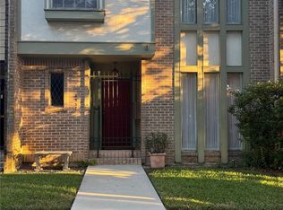 4537 Acacia St, Bellaire, TX 77401