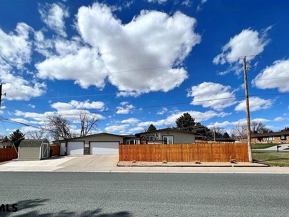 3rd image of 3502 Skyline Dr