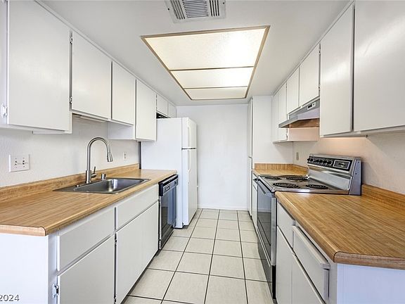3rd image of 4381 Gannet Cir Unit 2