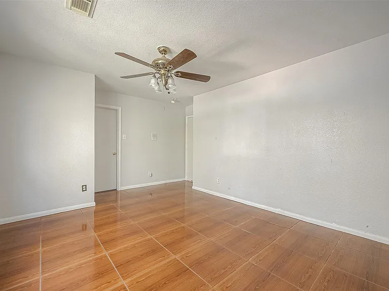 9407 Demsey Mill Dr — Photo 34