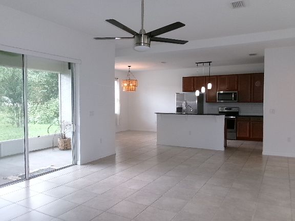 5th image of 241 Beechwood Ln