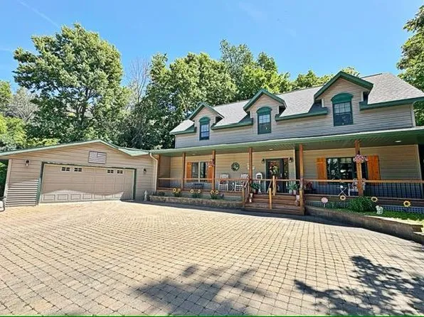 1518 175th St, Clare, IA 50524