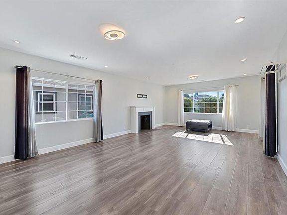 4th image of 1861 Catherine St