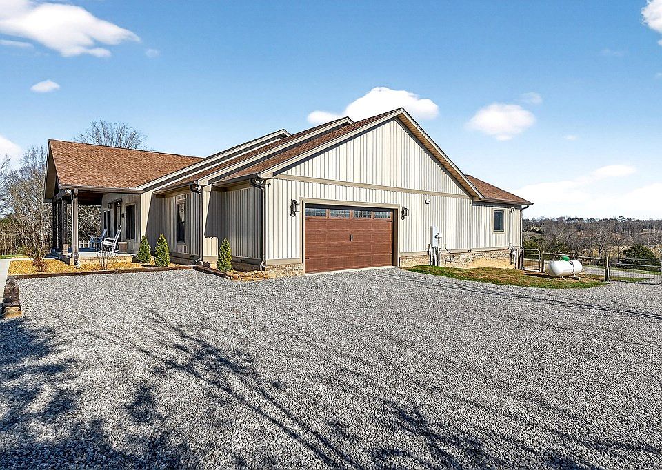 13th image of 3001 Tulip Ln