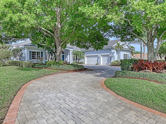 3rd image of 4697 SE Waterford Drive