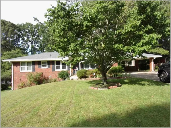 6821 N Cherry Cir, Lithia Springs, GA 30122