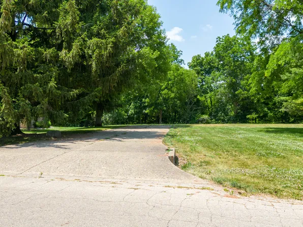 703 Bryant Circle Dr, Princeton, IL 61356