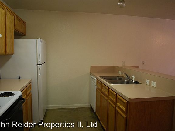 5th image of 221 W Dove Ln APT 104