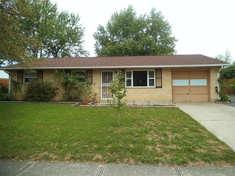 1st image of 419 Avon Oak Ct