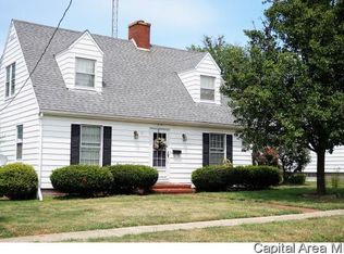 315 W Adams St, Taylorville, IL 62568