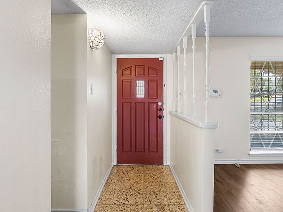 5th image of 6422 Dove Hill Dr