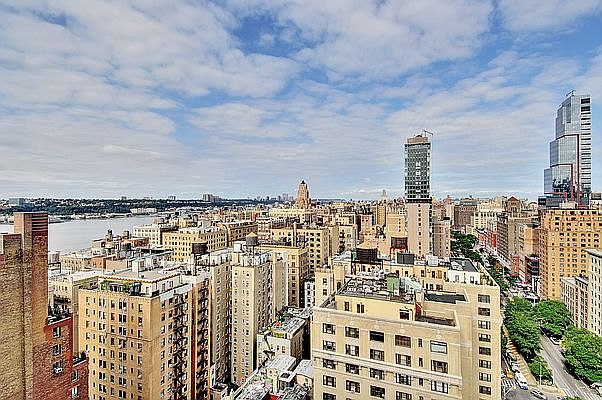 1st image of 275 W 96th St APT 28A