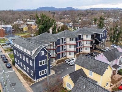 215 5th St APT 1A, Charlottesville, VA, 22903