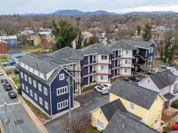 215 5th St APT 1A, Charlottesville, VA 22903