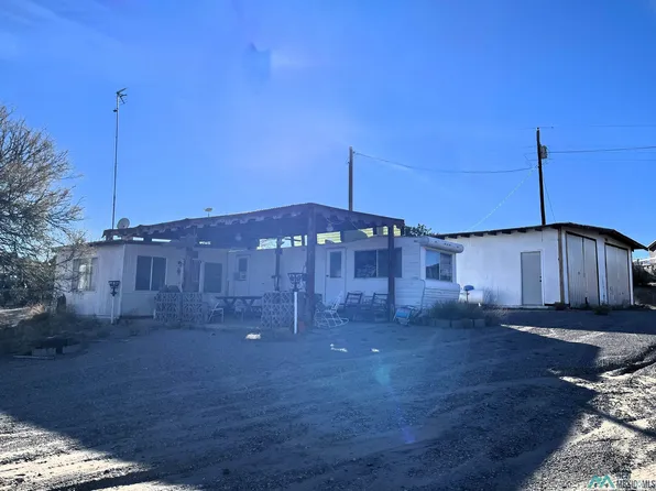 520 Trout Rd, Elephant Butte, NM 87935