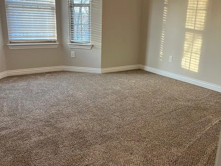 13758 Cloverdale Rd — Photo 11