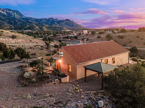 3rd image of 5 Pine Rd