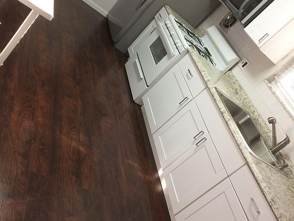 5th image of 6133 Victoria Ave