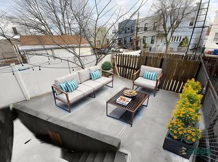 5233 Metropolitan Ave APT 3R, Ridgewood, NY 11385