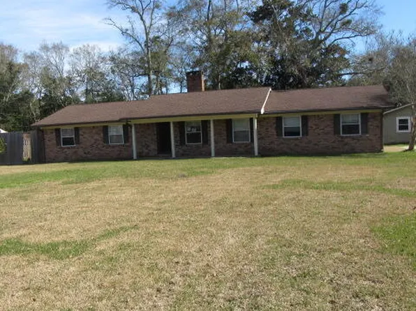 5402 Hilltop St, Pascagoula, MS 39567
