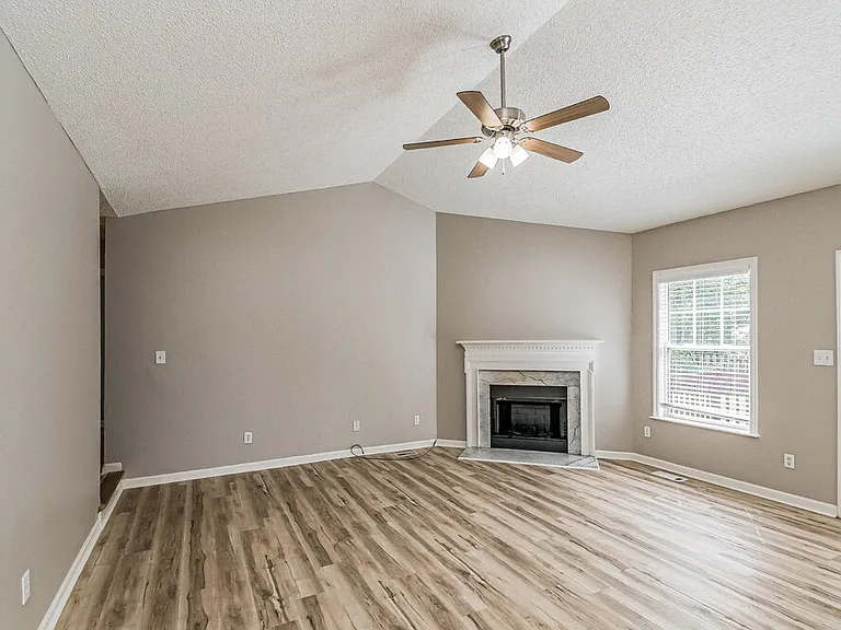 1012 S Willhaven Dr — Photo 3