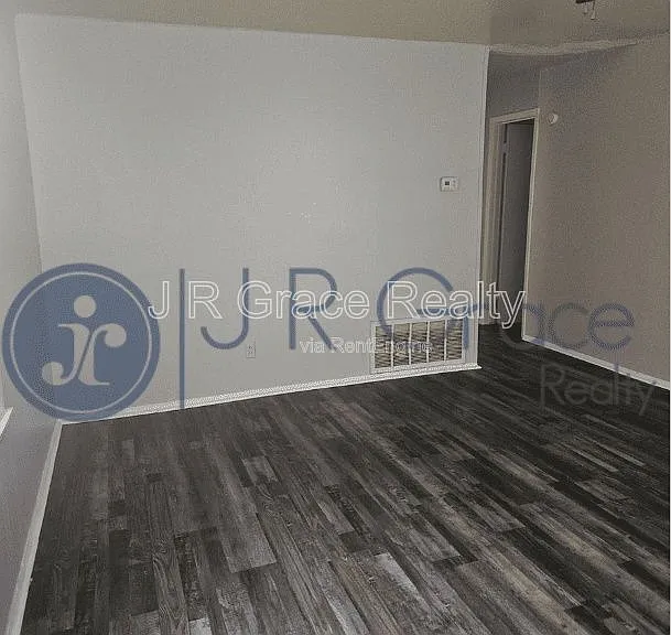 602 E Navarro Ave — Photo 13